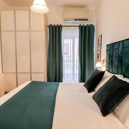 Apartment Flat - Piazza San Cosimato By Yourhost